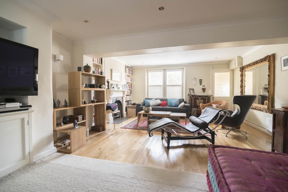 Stylish Family Home In Battersea Vr 런던 외부 사진